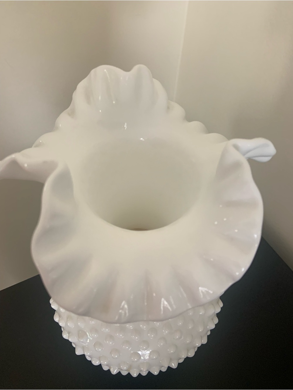 VTG Fenton hobnail vase - Picture 3 of 4